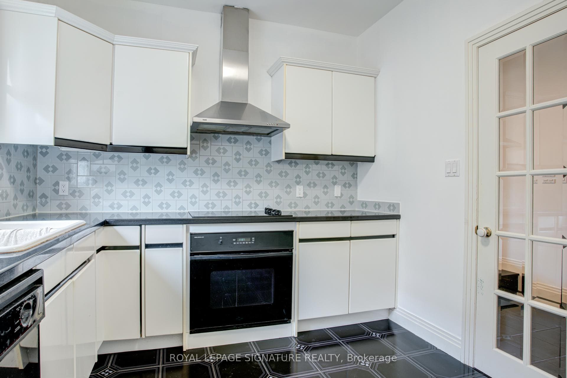 53 Florence Avenue Unit Main photo 10