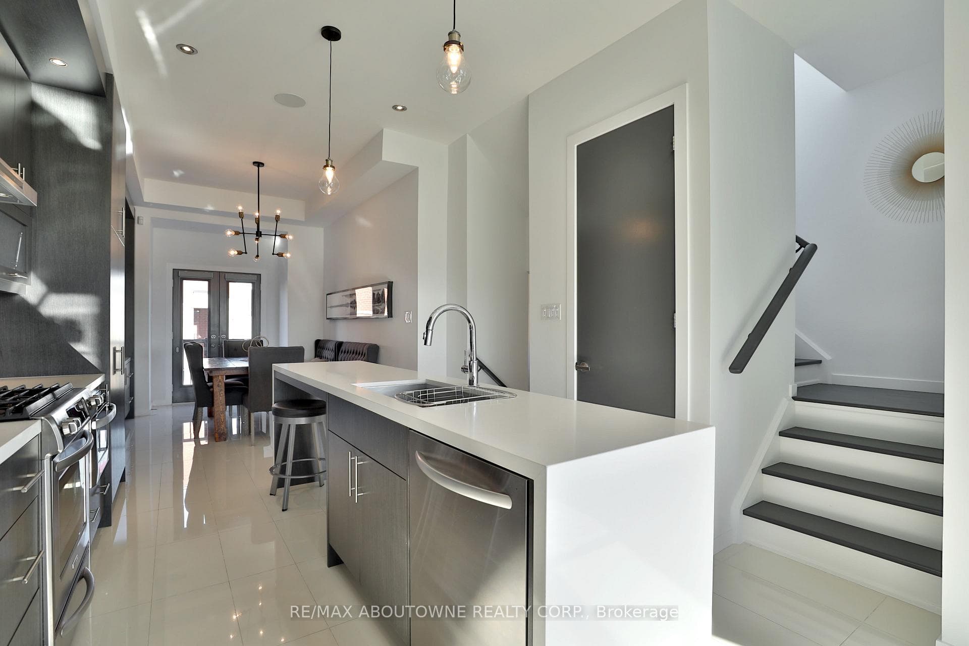 220 VELLWOOD Common photo 9