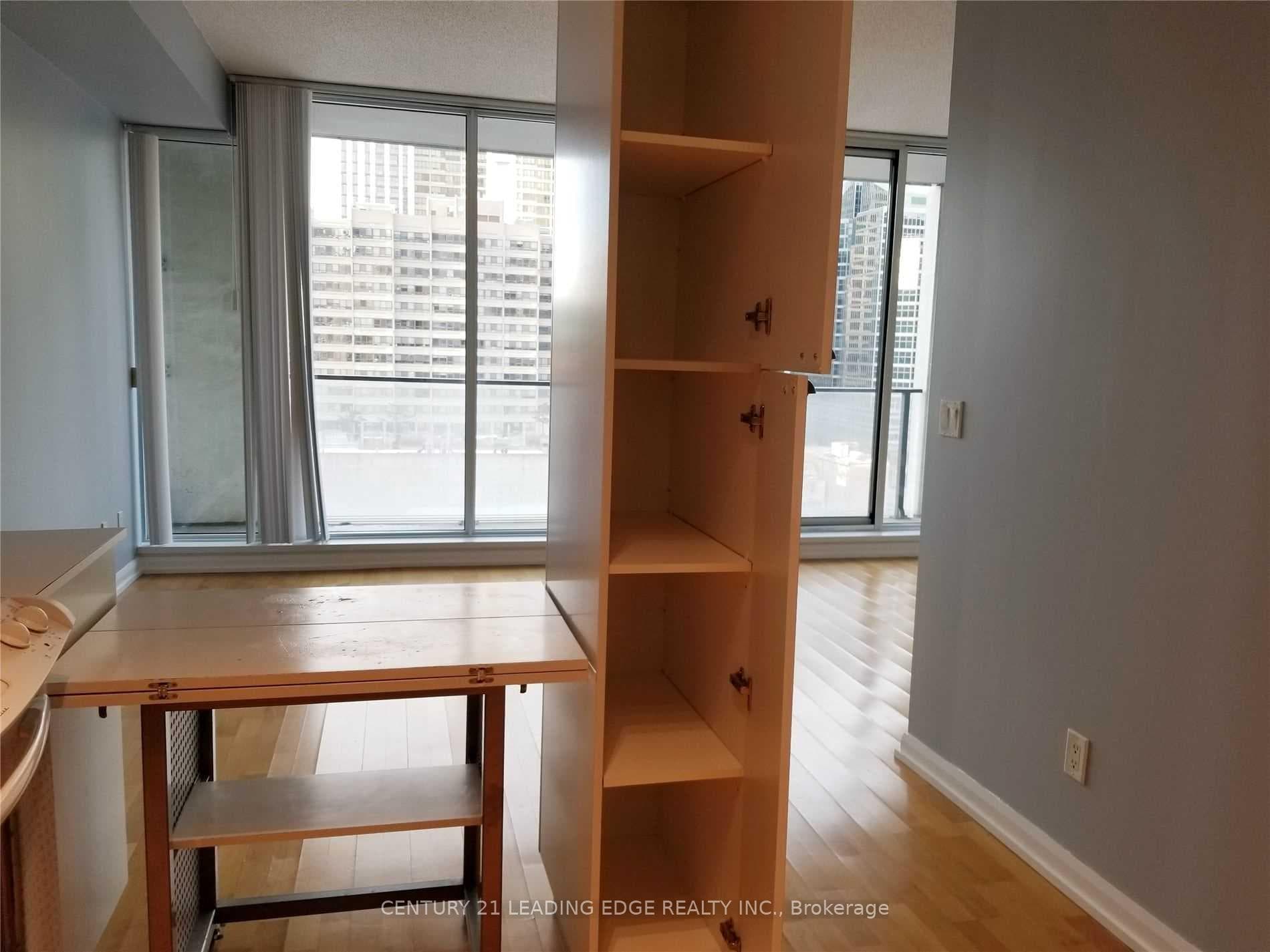 111 Elizabeth Street Unit 1627 photo 15