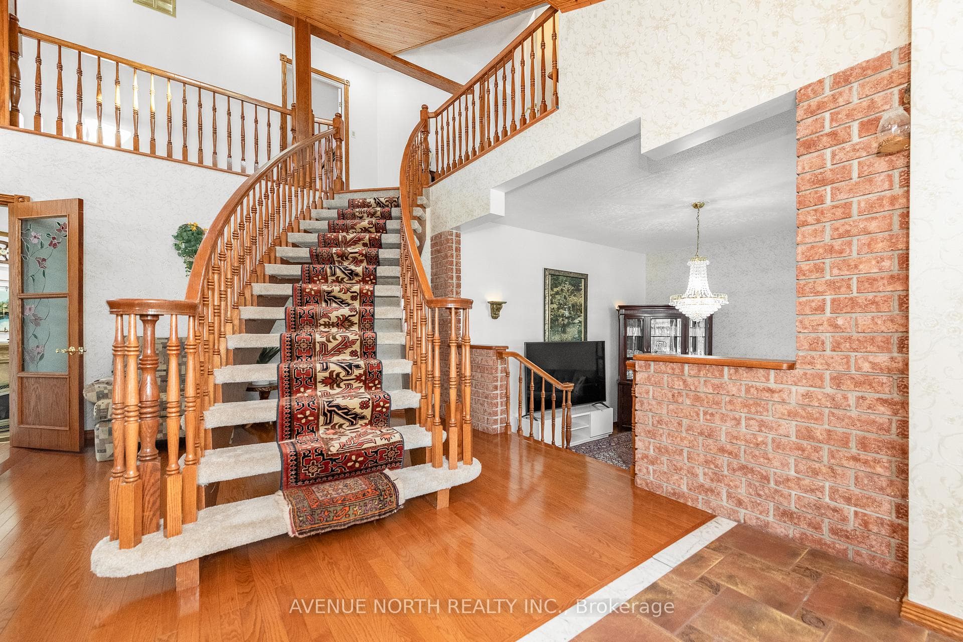 2310 RUSSLAND Road photo 8