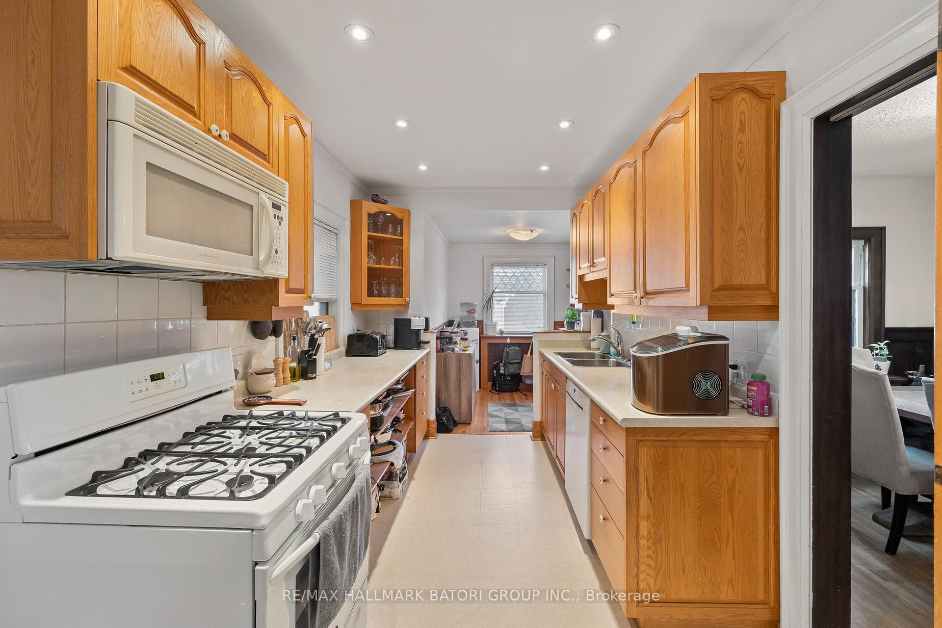 73 Shields Avenue photo 3