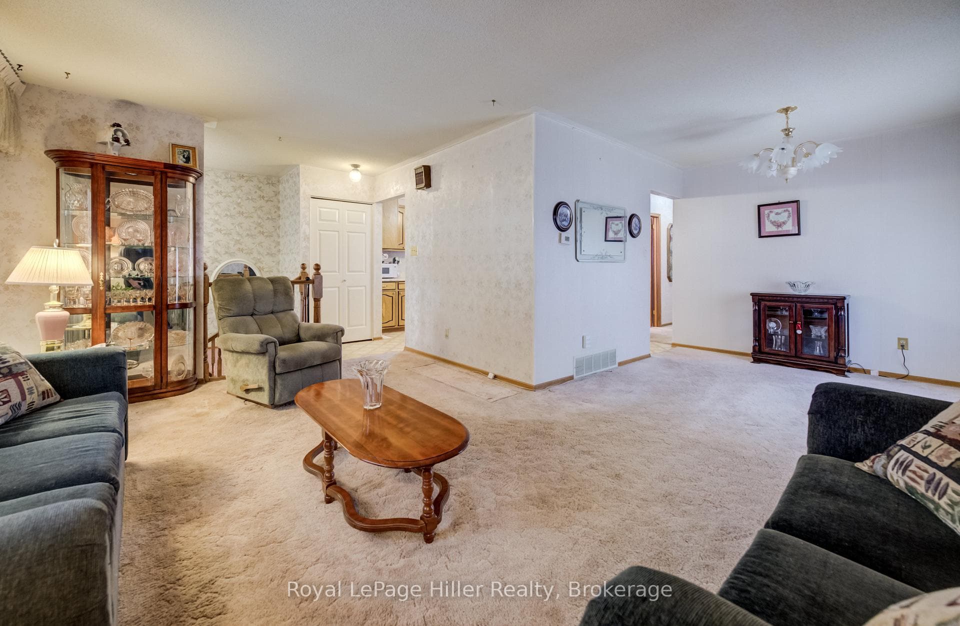 165 Lightbourne Avenue photo 9