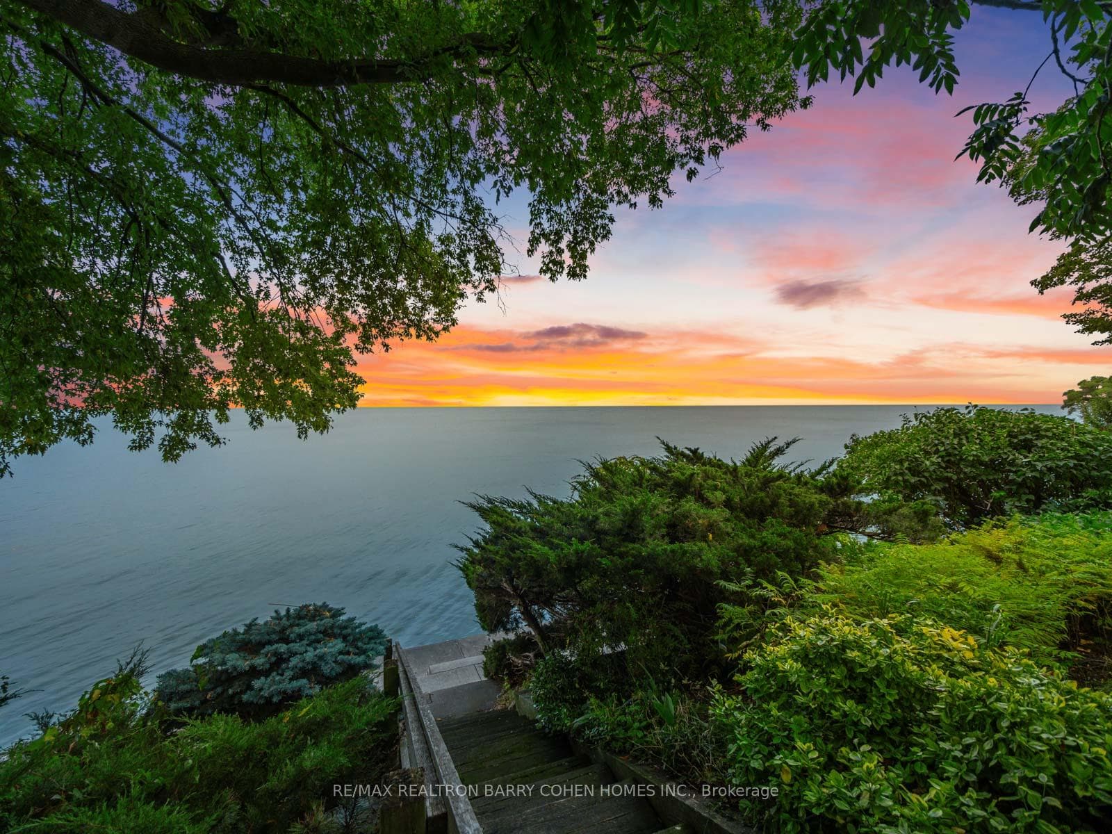 2639 Lake Shore Boulevard photo 4