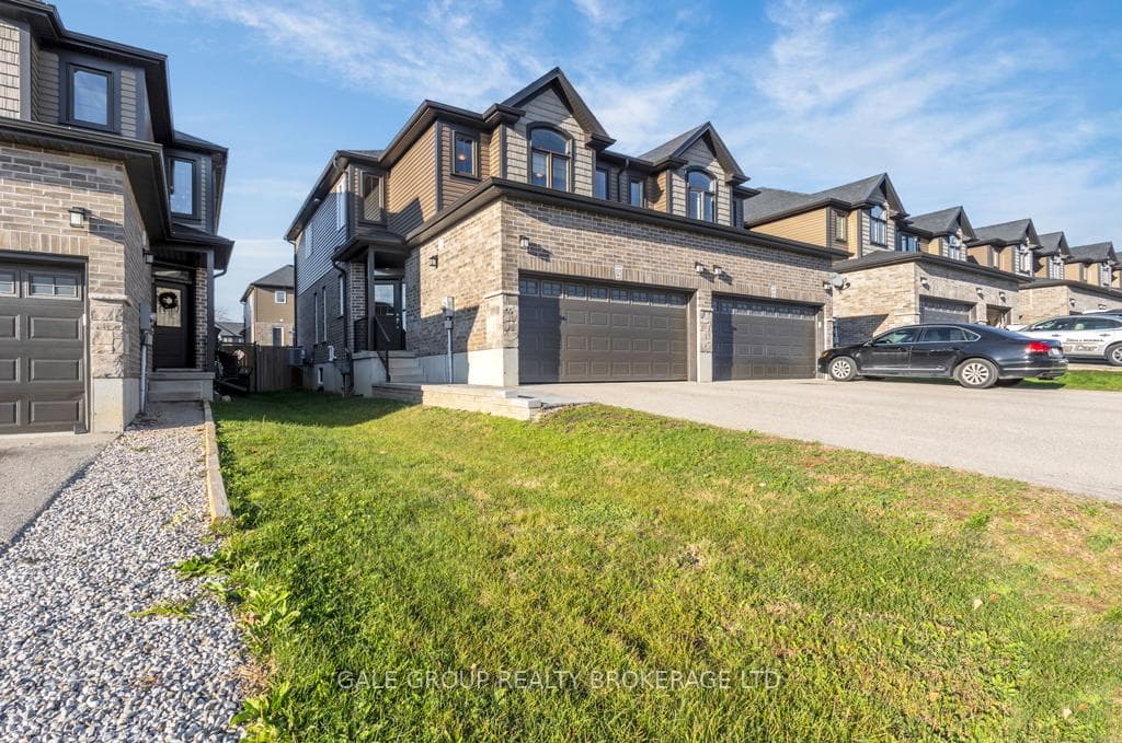 125 Links Crescent photo 4