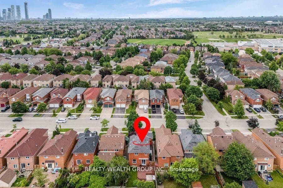 1077 Windsor Hill Boulevard photo 32