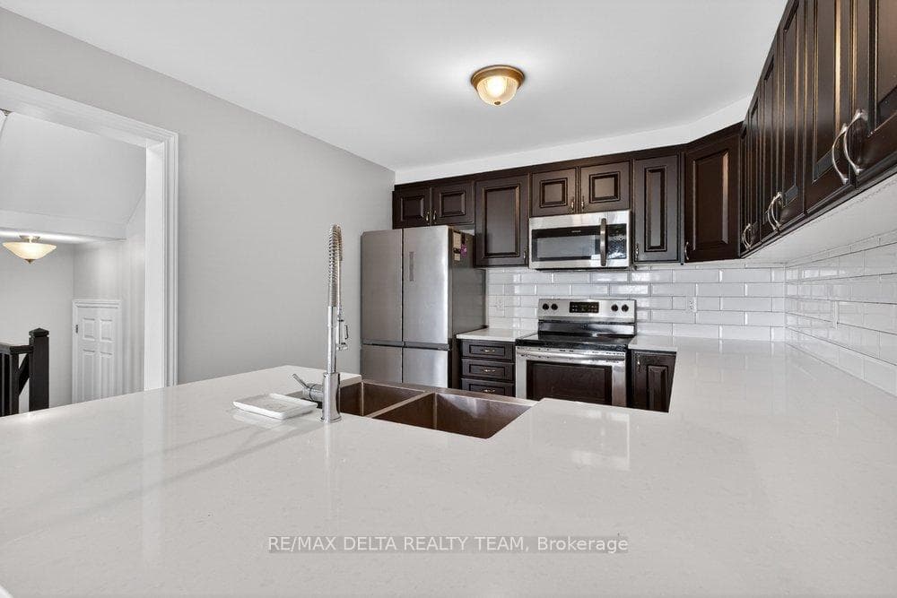 94 FEATHERTOP Lane photo 22