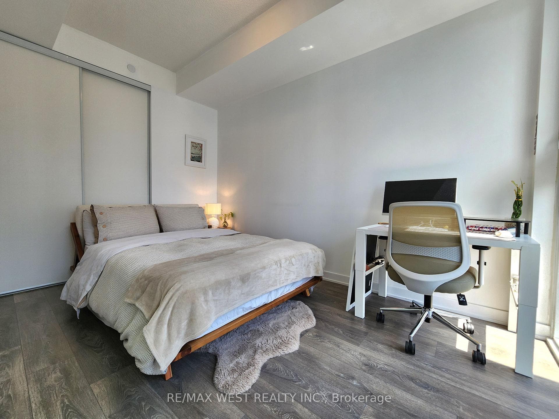 87 Peter Street Unit 3716 photo 5