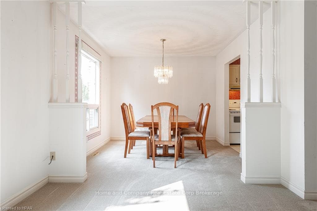 208 JOHN Street photo 10