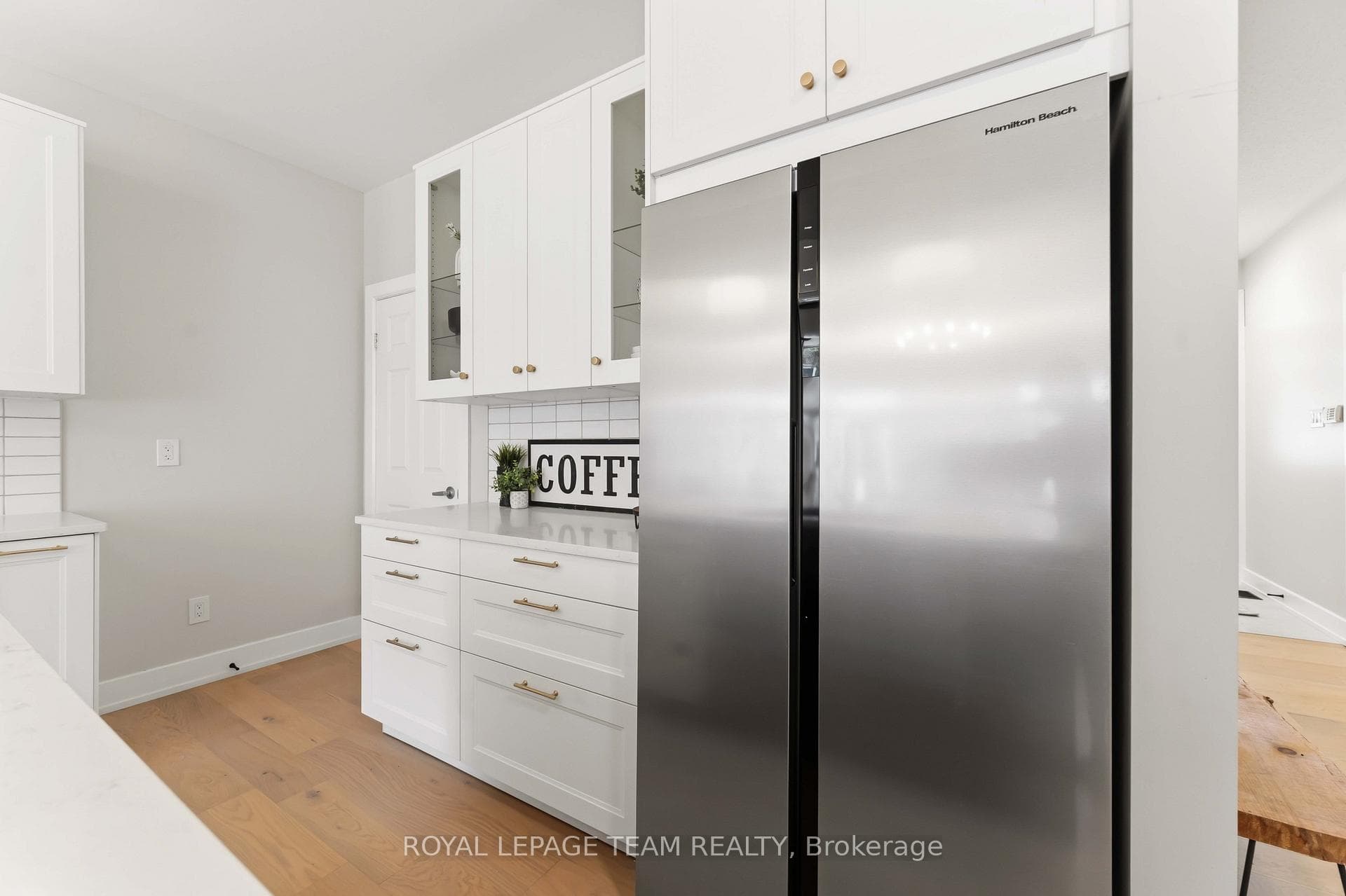 5553 Doctor Leach Drive photo 10