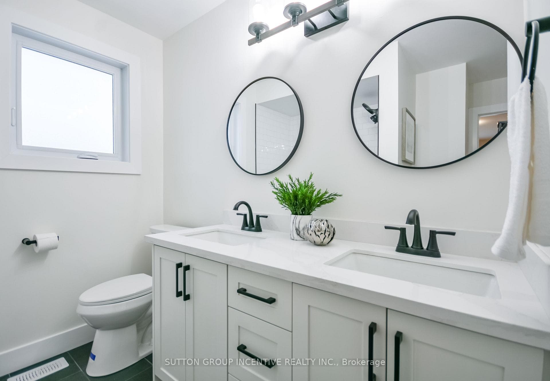 923 Ottawa Street photo 15