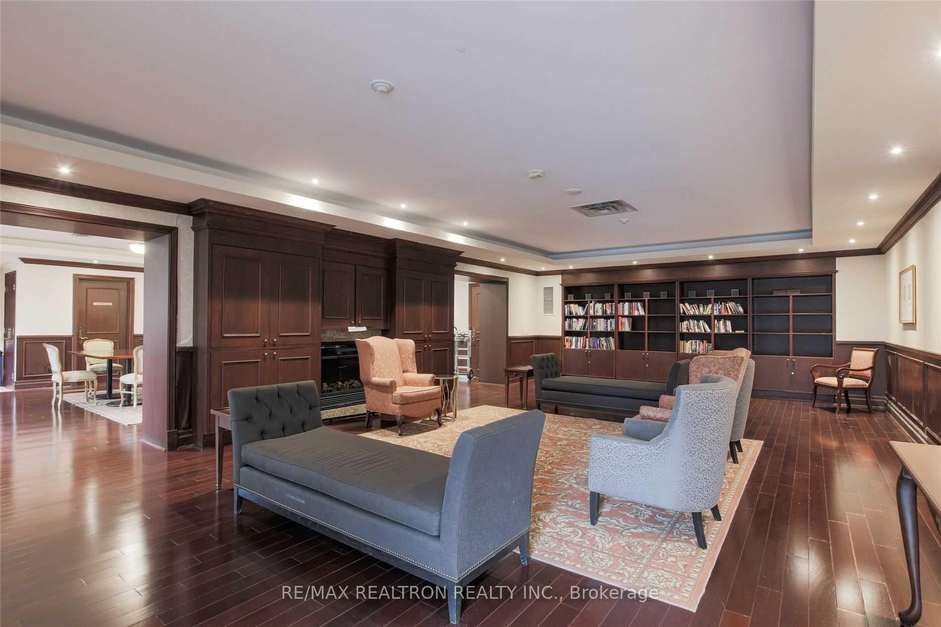 1 Clairtrell Road Unit 1205 photo 17