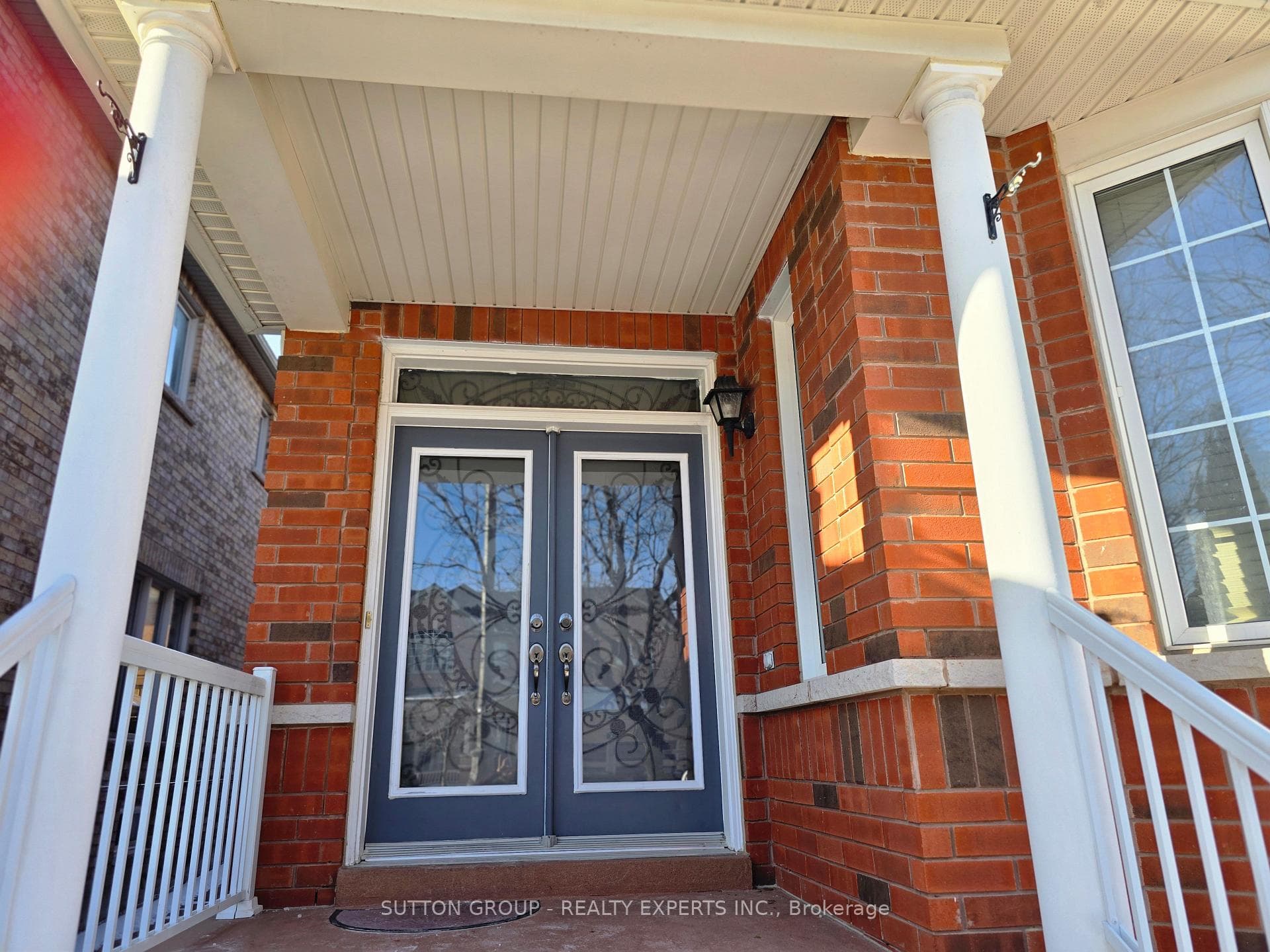 63 Bluffwood Crescent photo 2