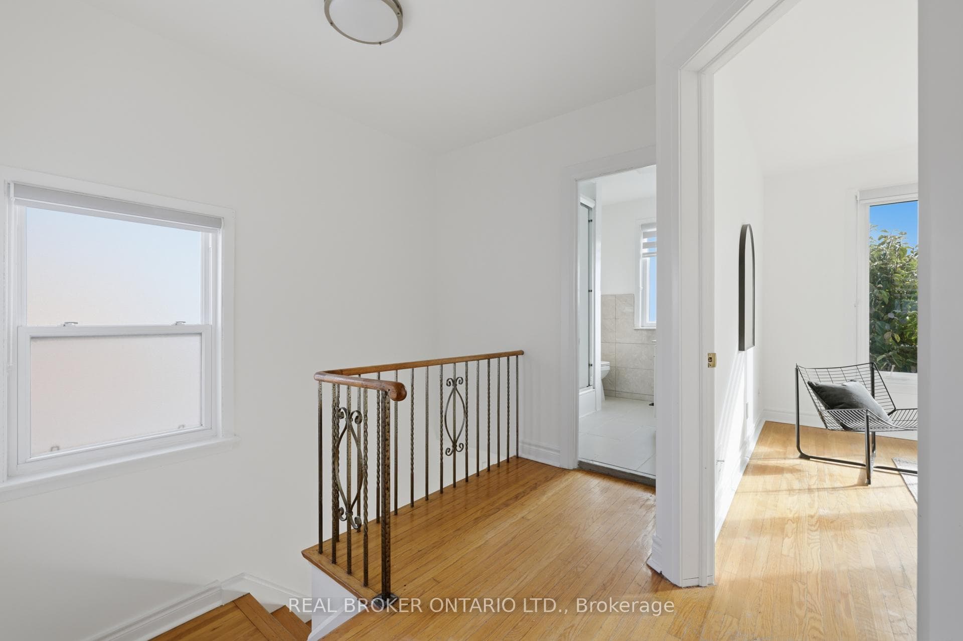 1324 Lawrence Avenue photo 18