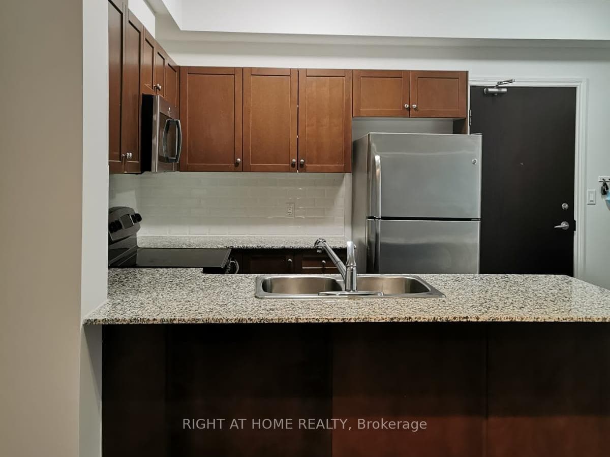 3504 Hurontario Street Unit 708 photo 5