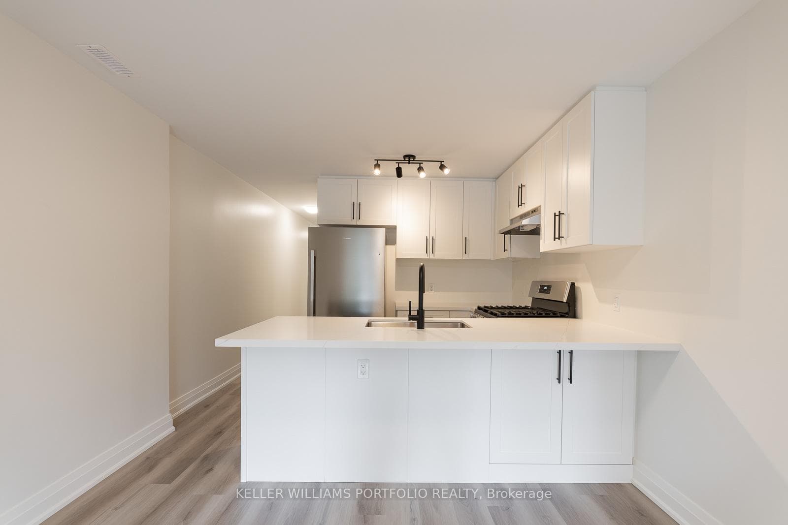 82 Marchmount Road Unit 2 photo 8