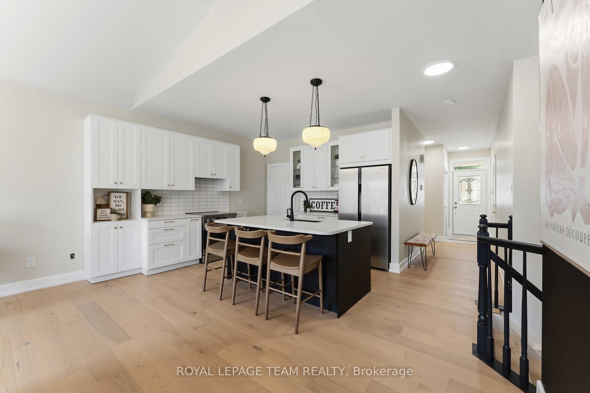 5553 Doctor Leach Drive photo 6