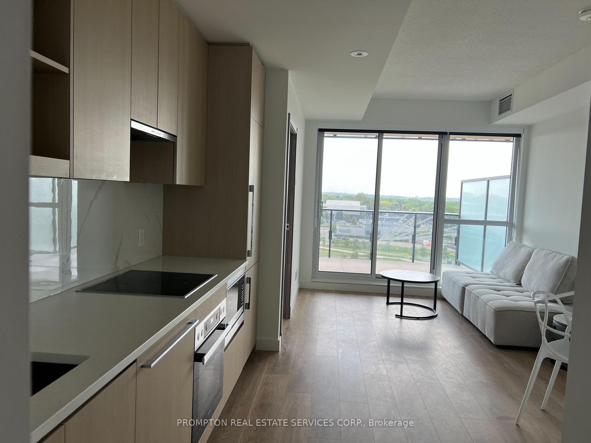 25 Mcmahon Drive Unit 810 photo 15