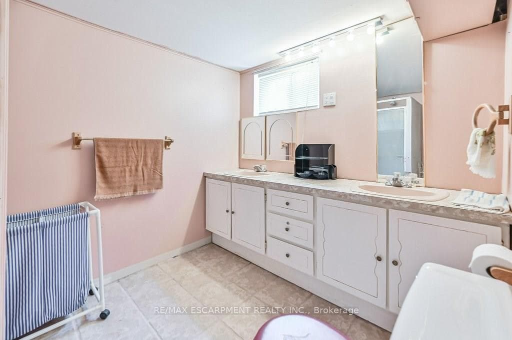 641 Limeridge Road photo 16