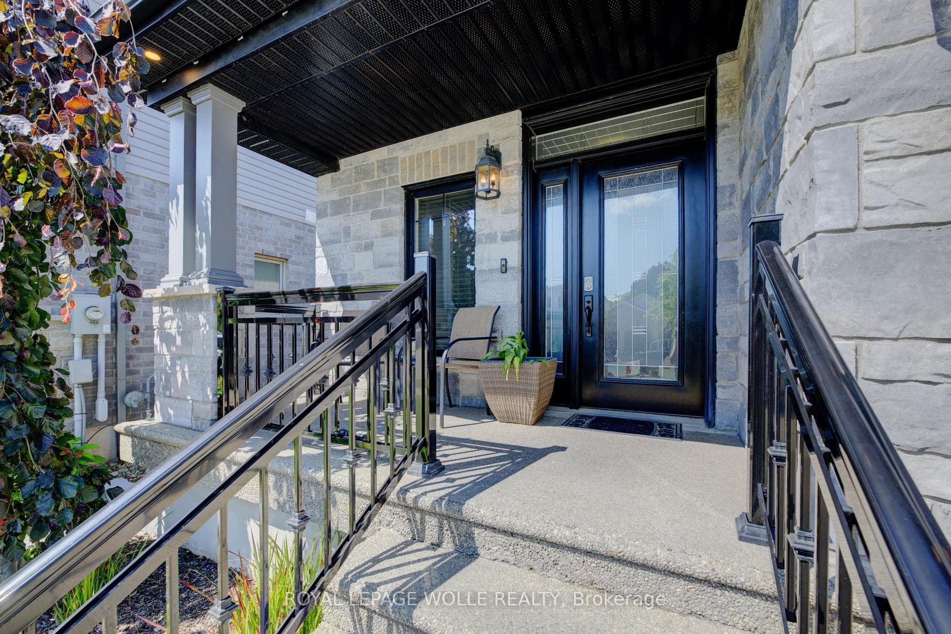 40 Fraserwood Court photo 4
