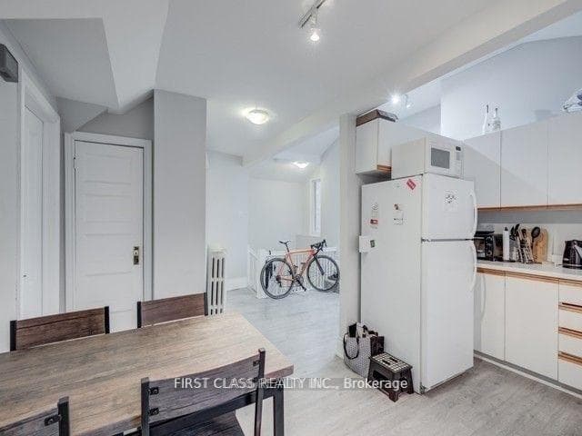 125 Maitland Street Unit Unit 3 photo 7
