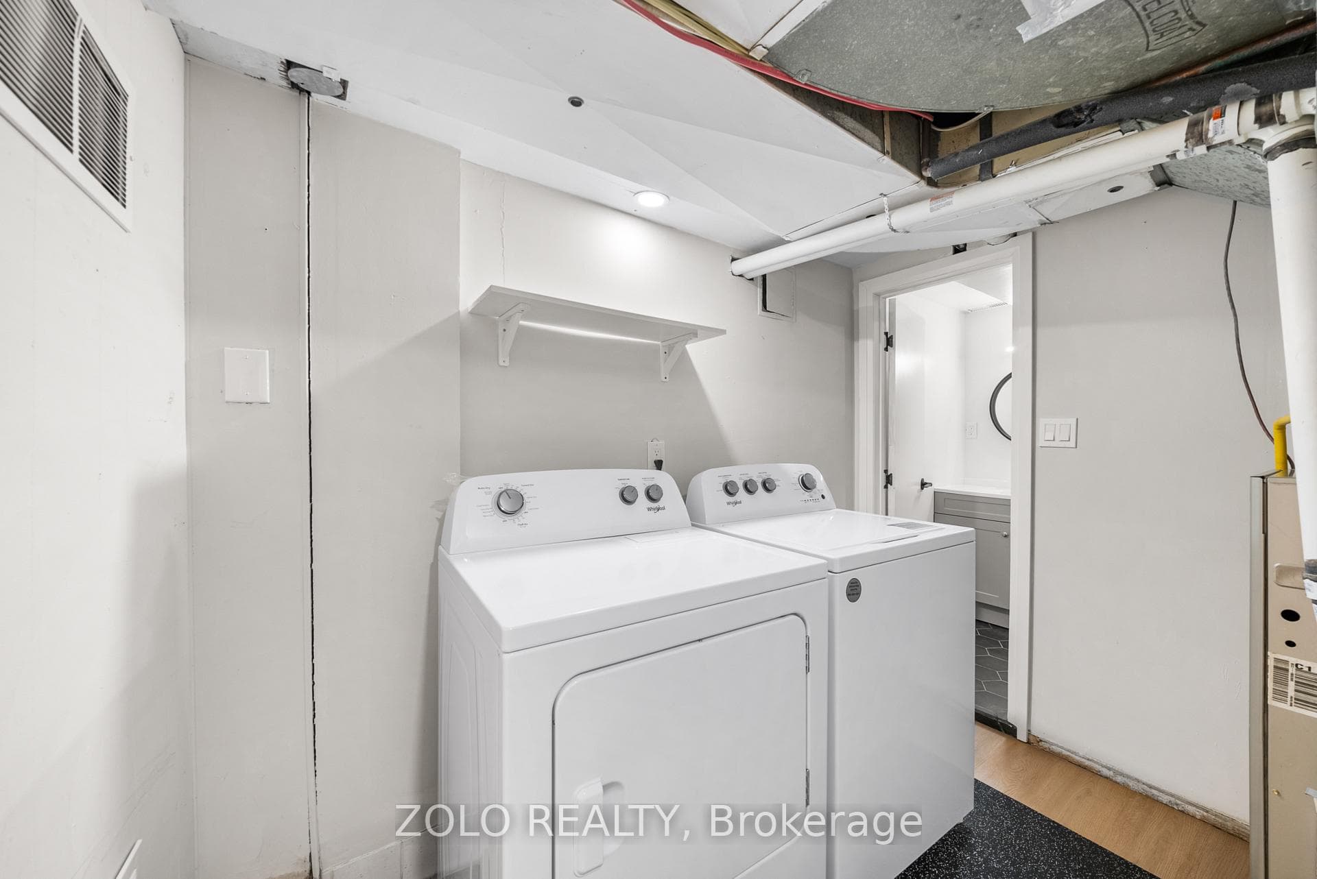 82 Bellwoods Avenue photo 42