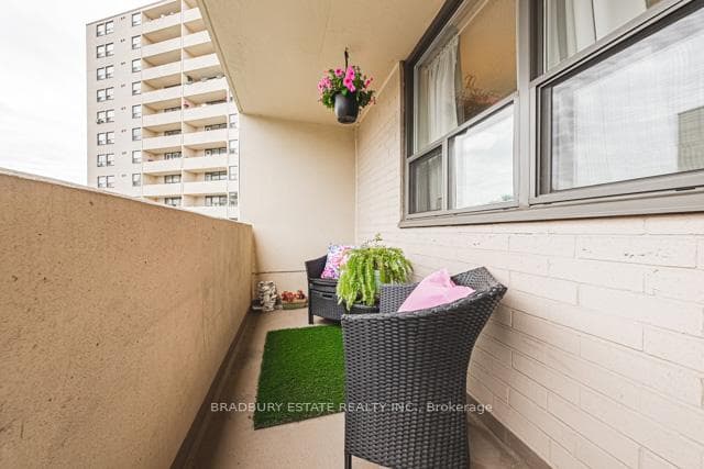 19 ft. SW facing Balcony