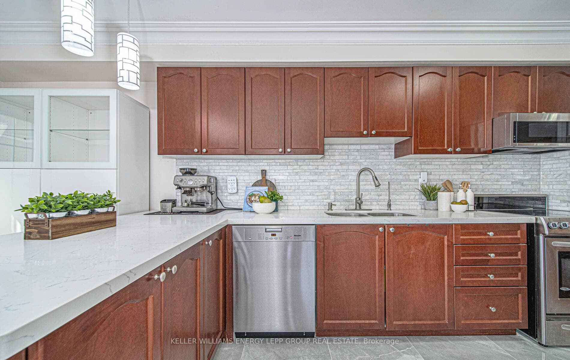 40 Summerside Avenue photo 11