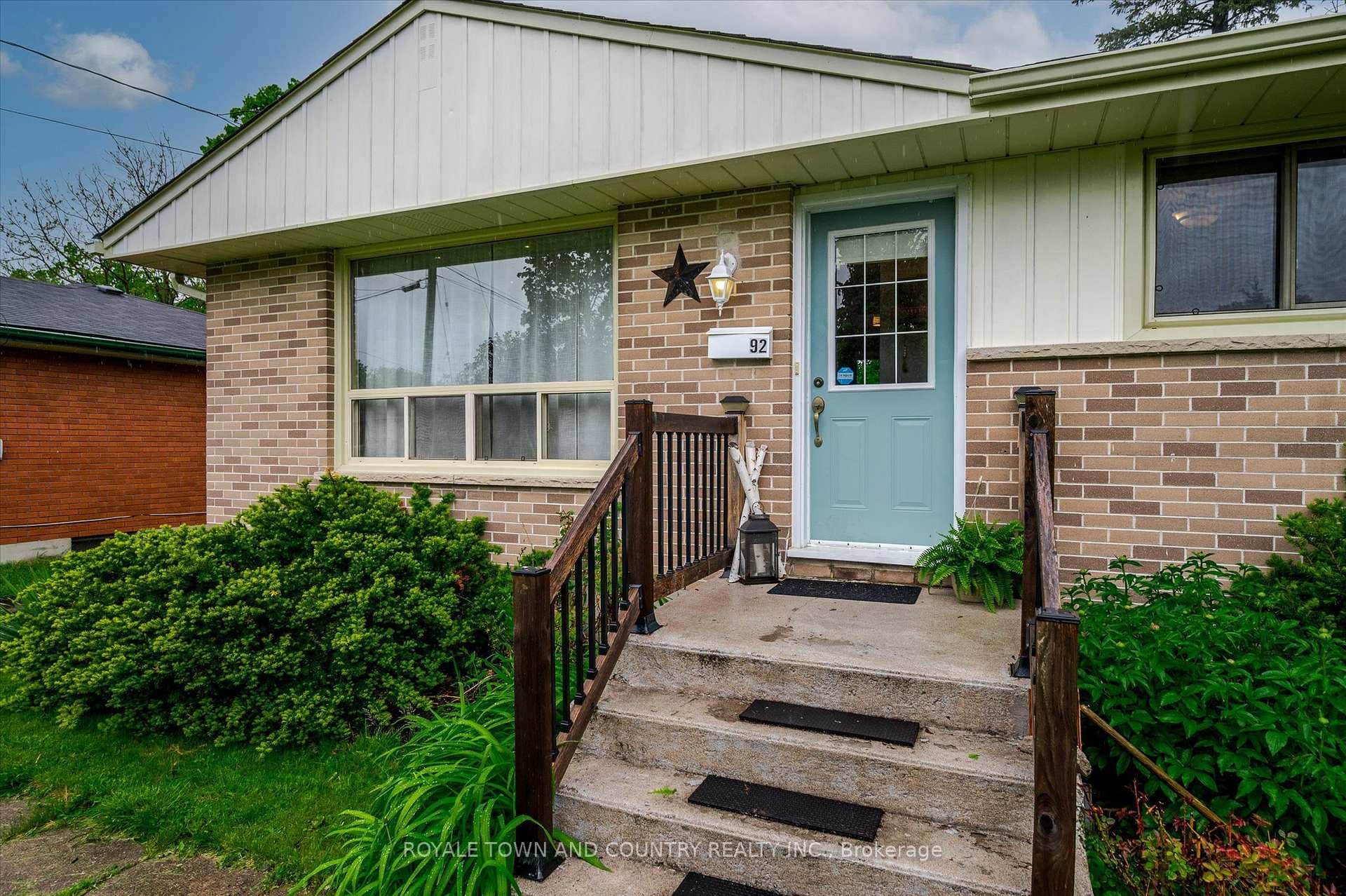 92 Short Avenue photo 3
