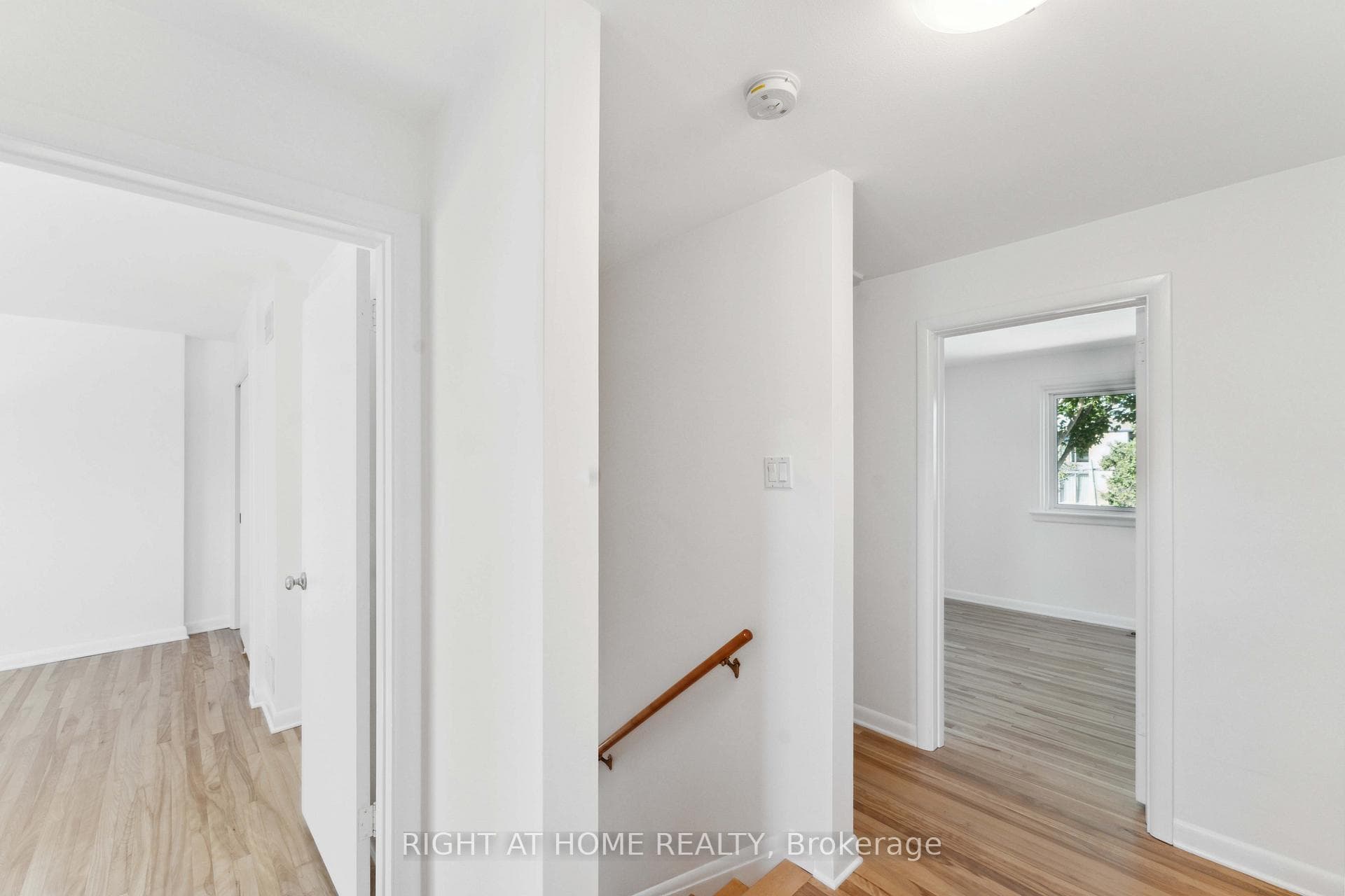 950 Woodroffe Avenue photo 11