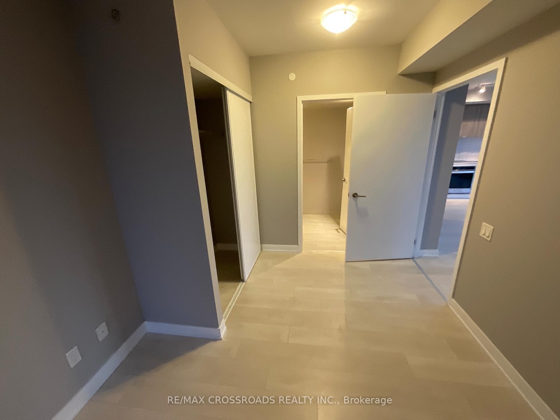 6 Sonic Way Unit 2004 photo 11