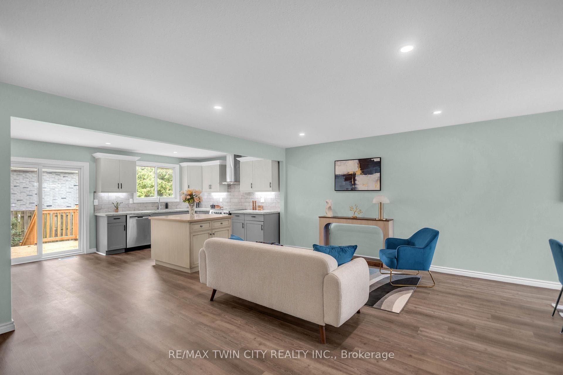 4 Dowden Avenue photo 8