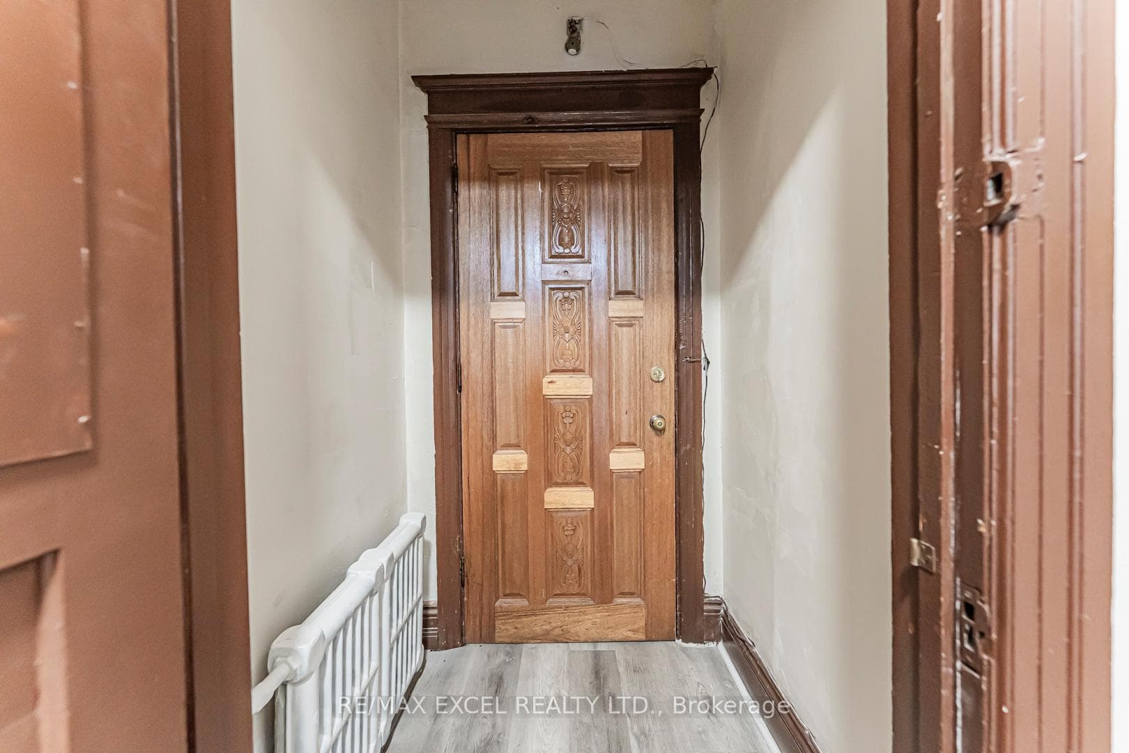 576 Gladstone Avenue photo 14
