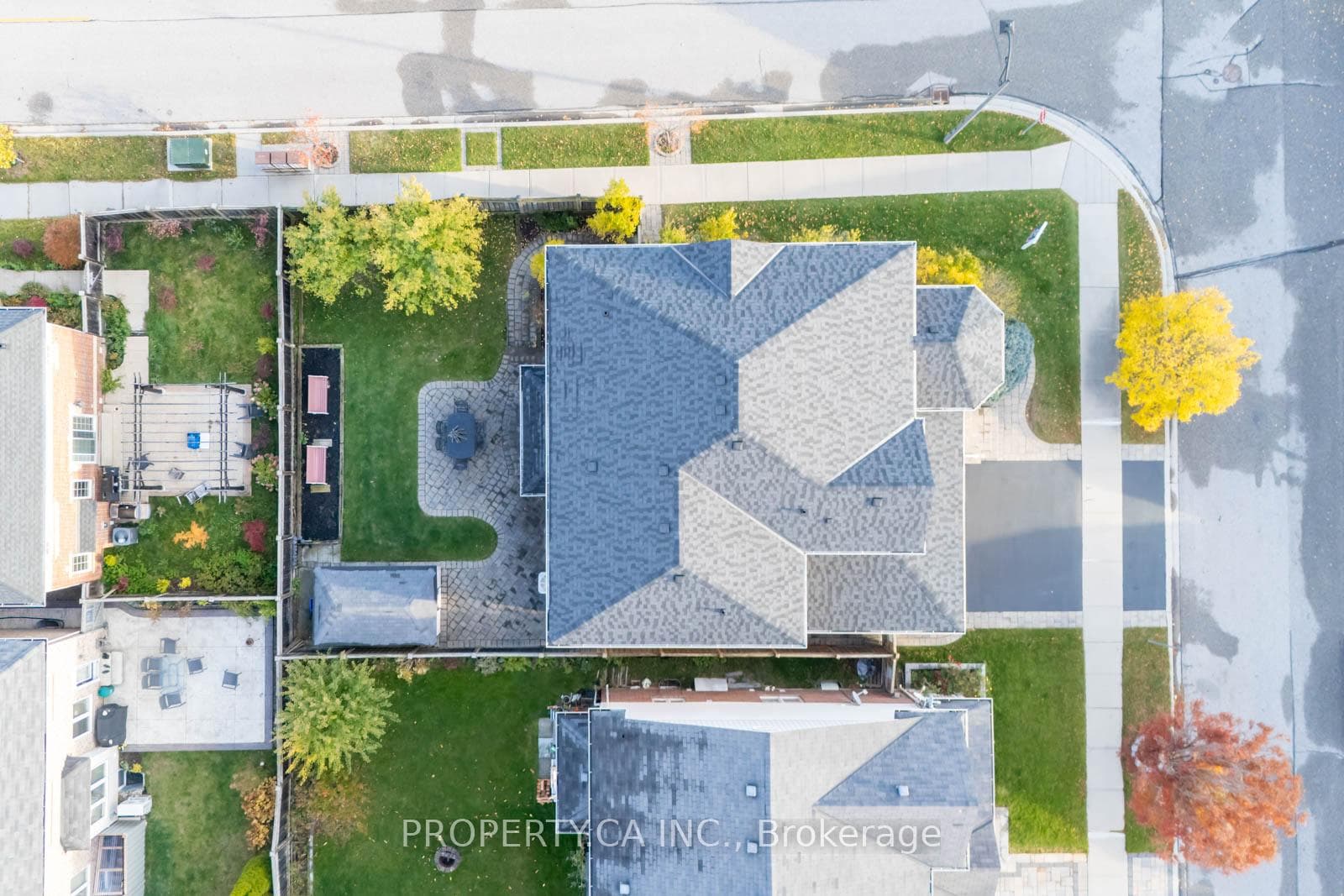 725 Reece Court photo 4