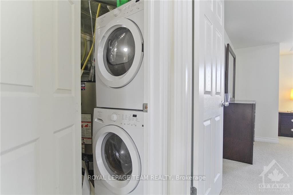 297 CRESTHAVEN Drive Unit 1 photo 17