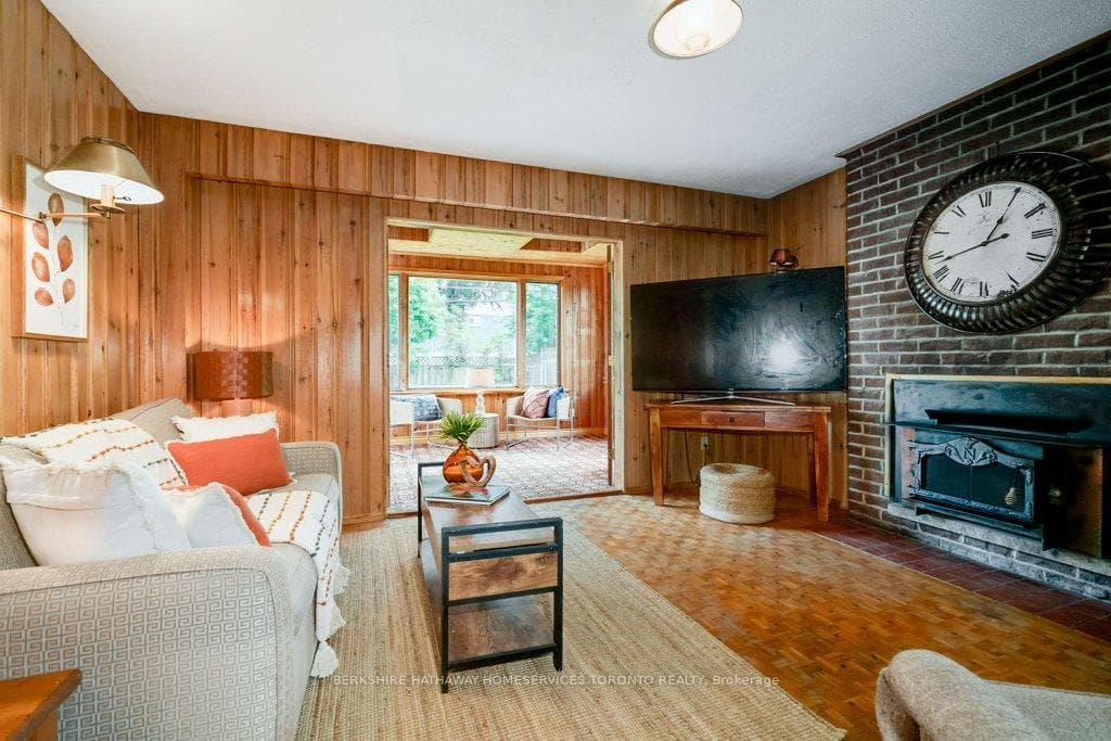 Family Room w/Fireplace