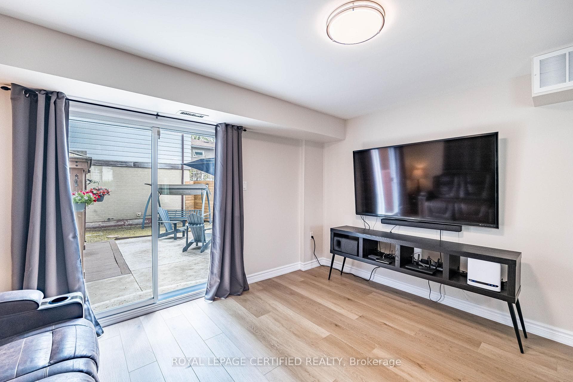 17 Holmcrest Court photo 14