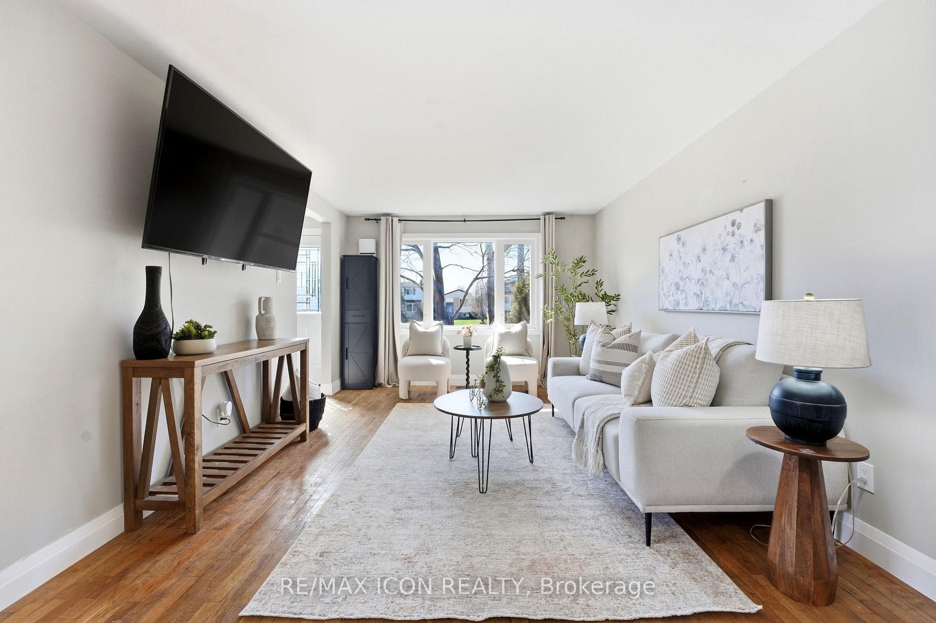 304 Dinison Place photo 5
