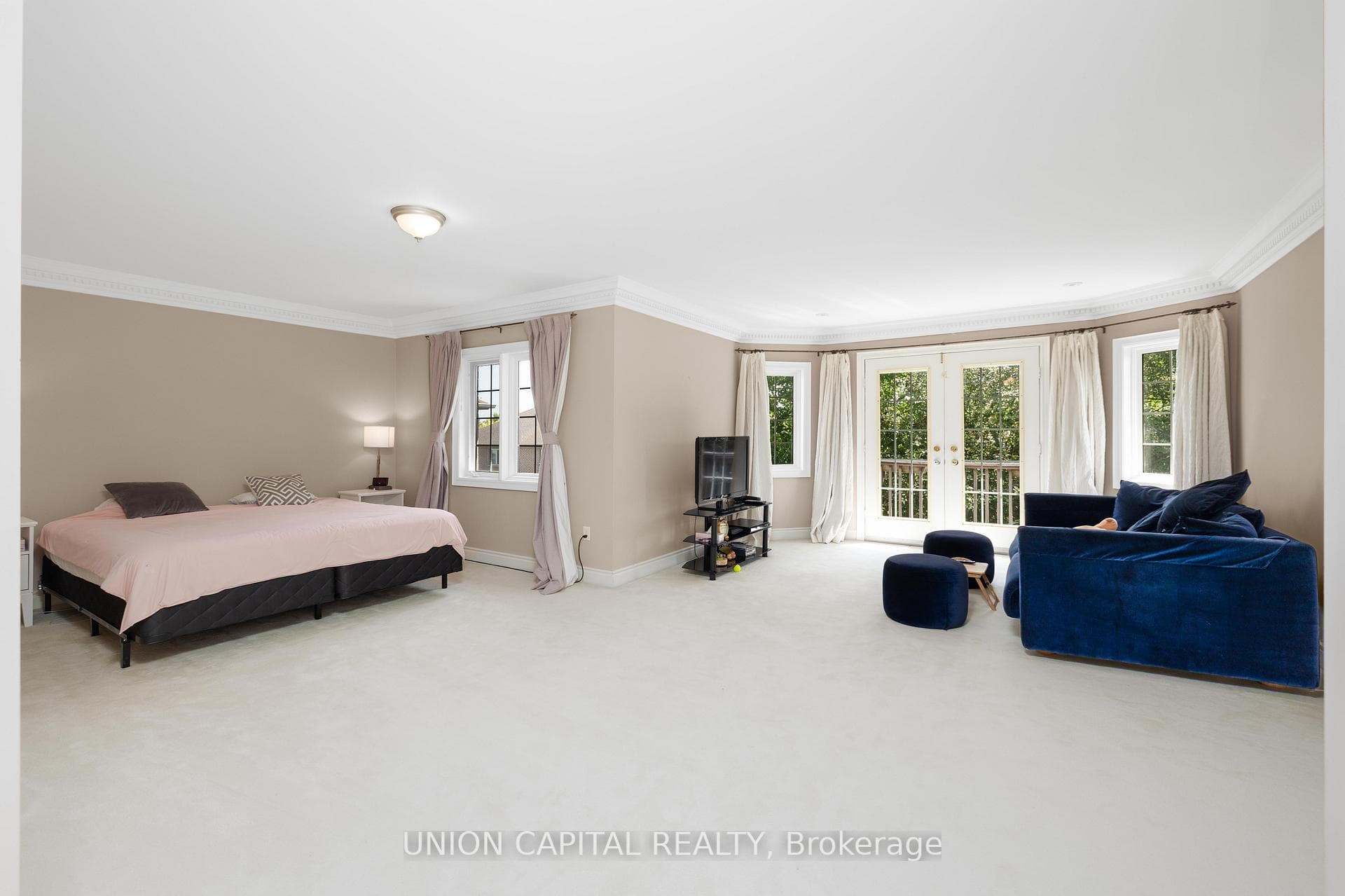 75 Langtry Place photo 19