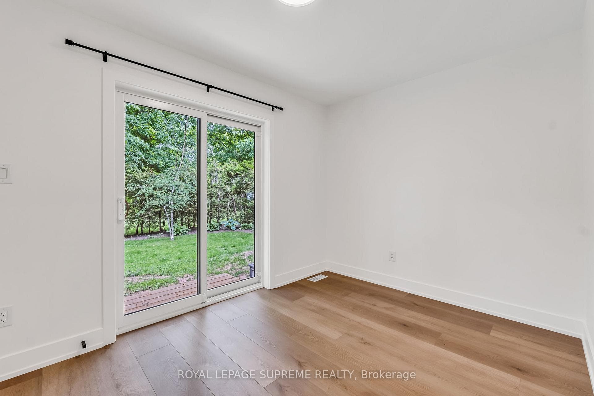 485 Anthony Drive Unit Main photo 27