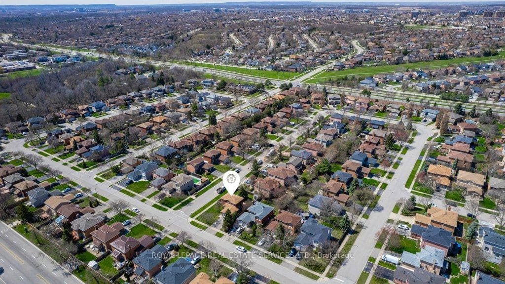 Prime College Park Location!