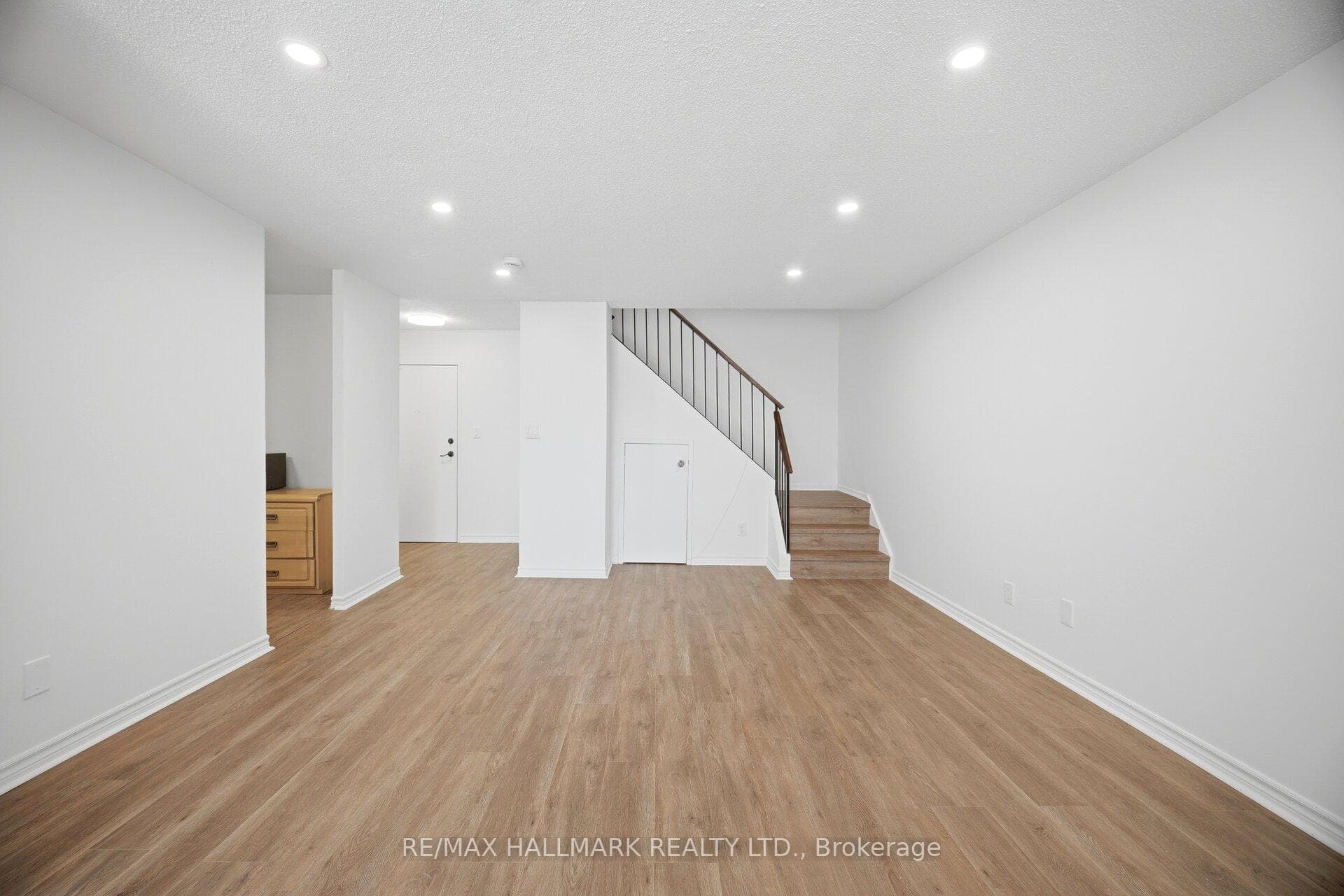 3025 The Credit Woodlands Drive Unit 314 photo 23
