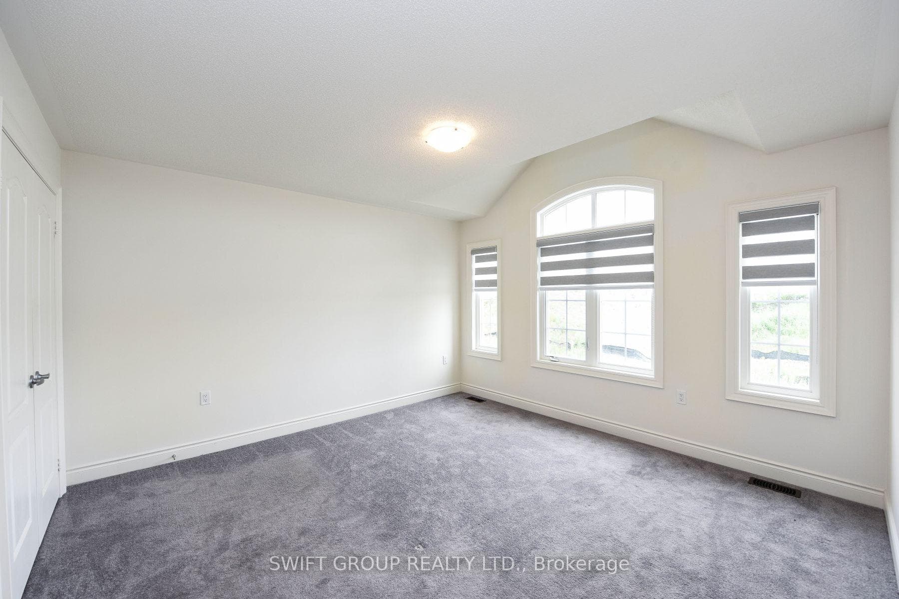 24 Dotchson Avenue Unit Upper photo 23