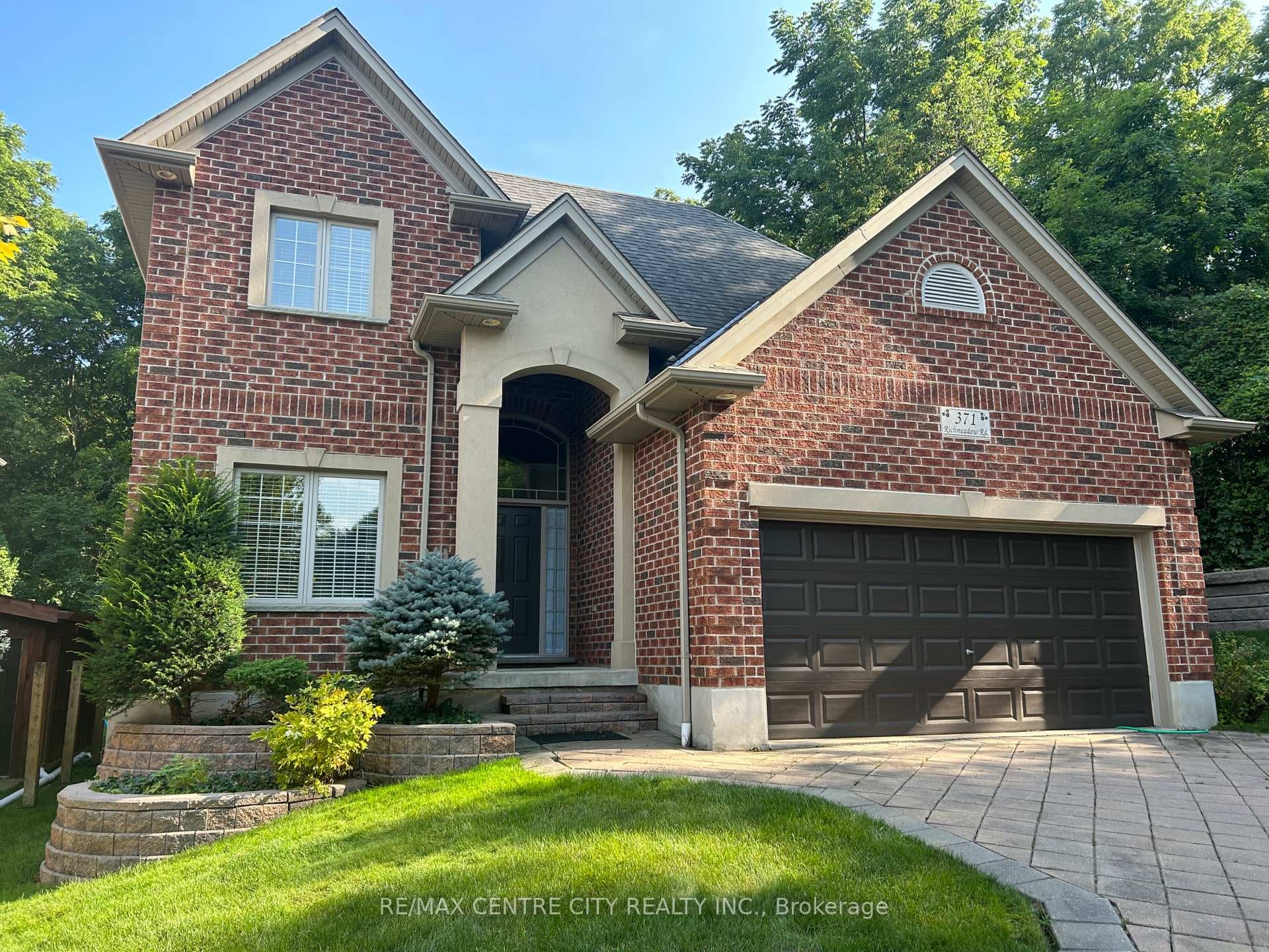 371 Richmeadow Road photo 1