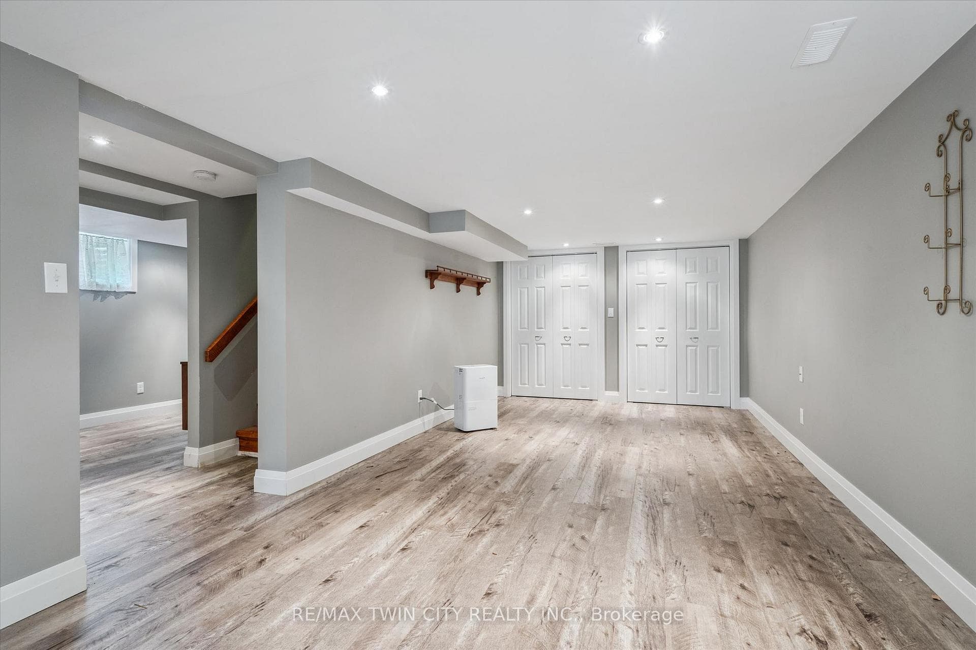 885 Winston Boulevard photo 28