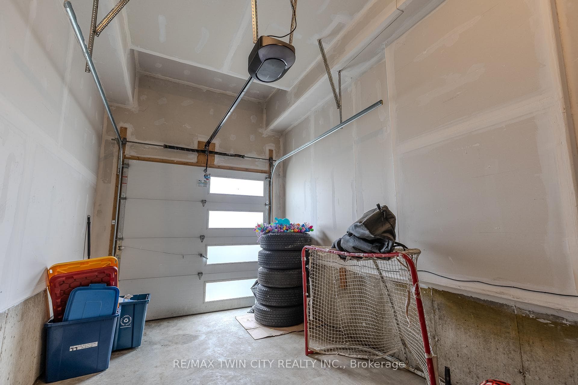 77 Wilkinson Avenue photo 15