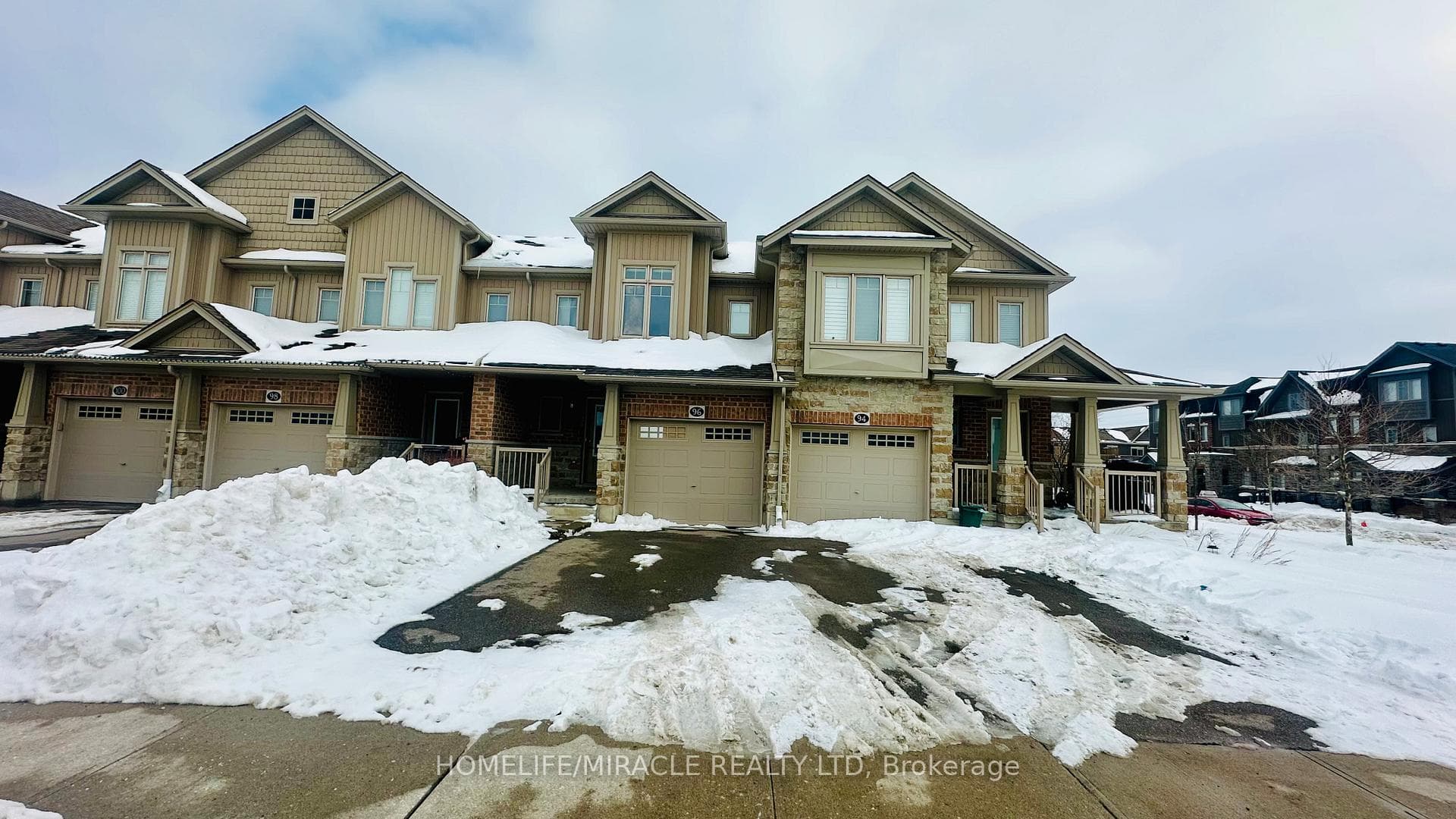 96 Eliza Avenue photo 4