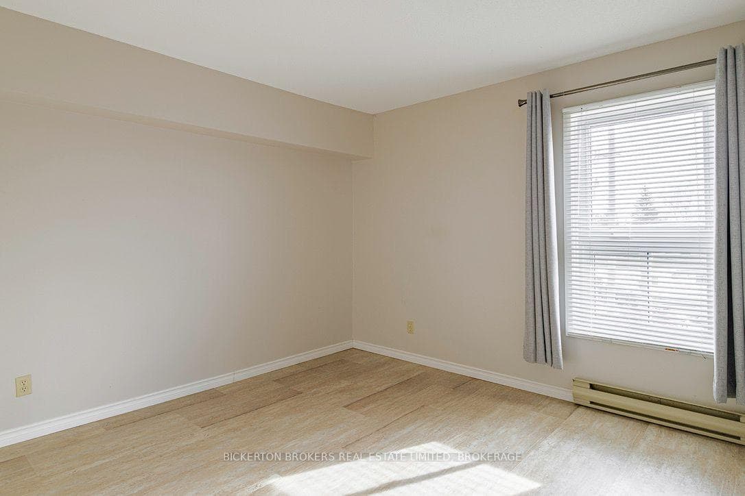 550 Talbot Place Unit 301 photo 17