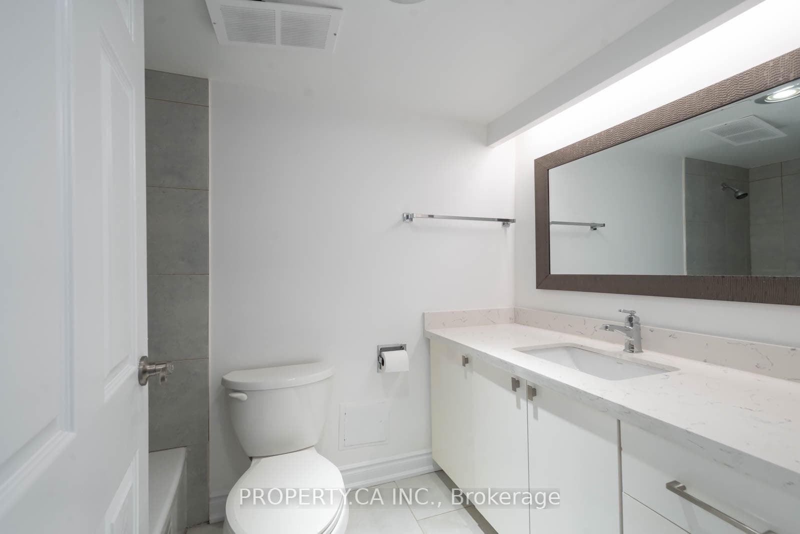 135 Antibes Drive Unit 2401 photo 13
