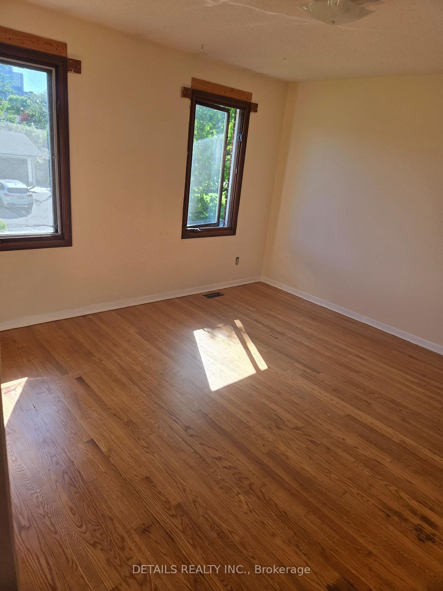 46 BEAUMARIS Drive photo 11