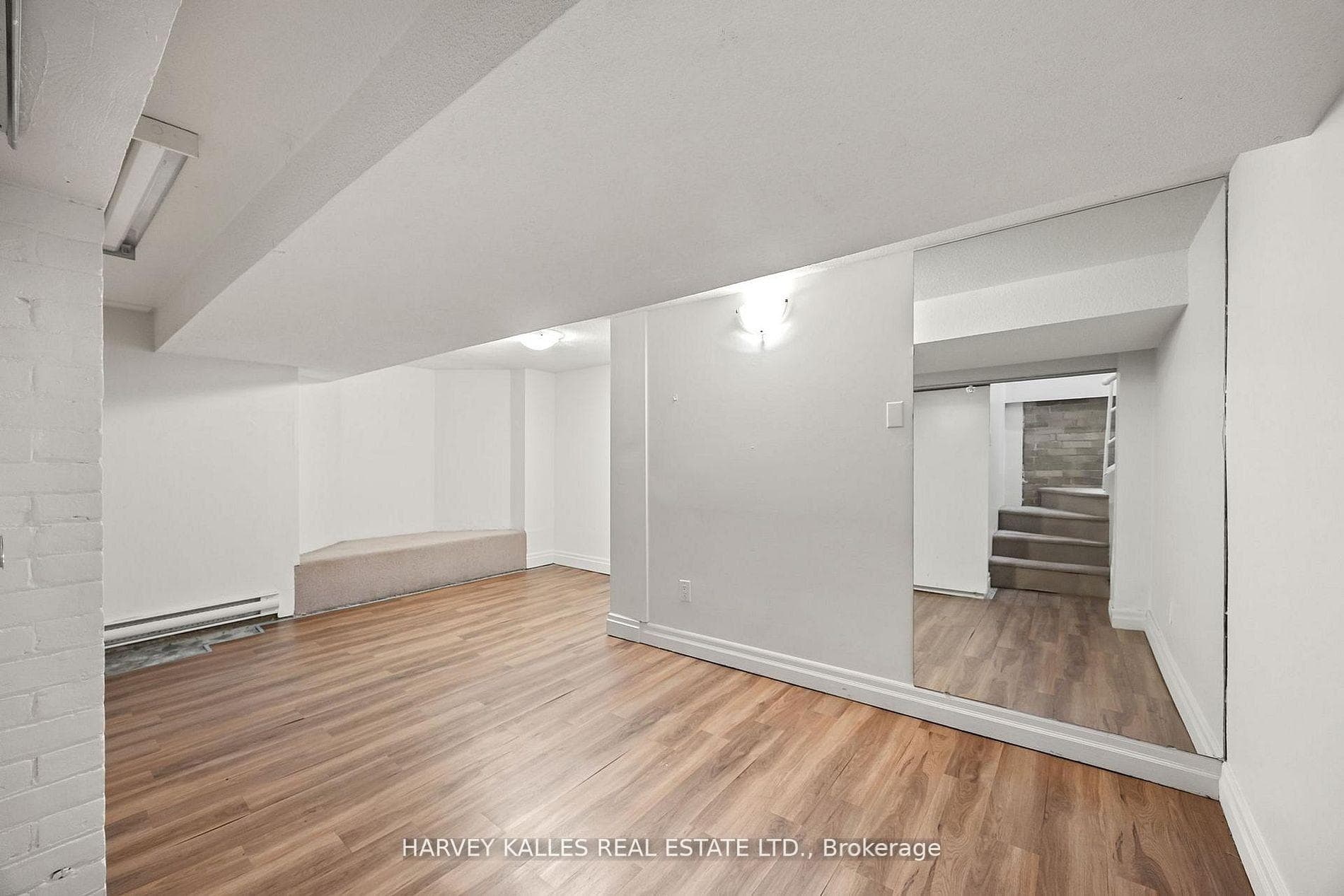 440 Avenue Road Unit 101 photo 14